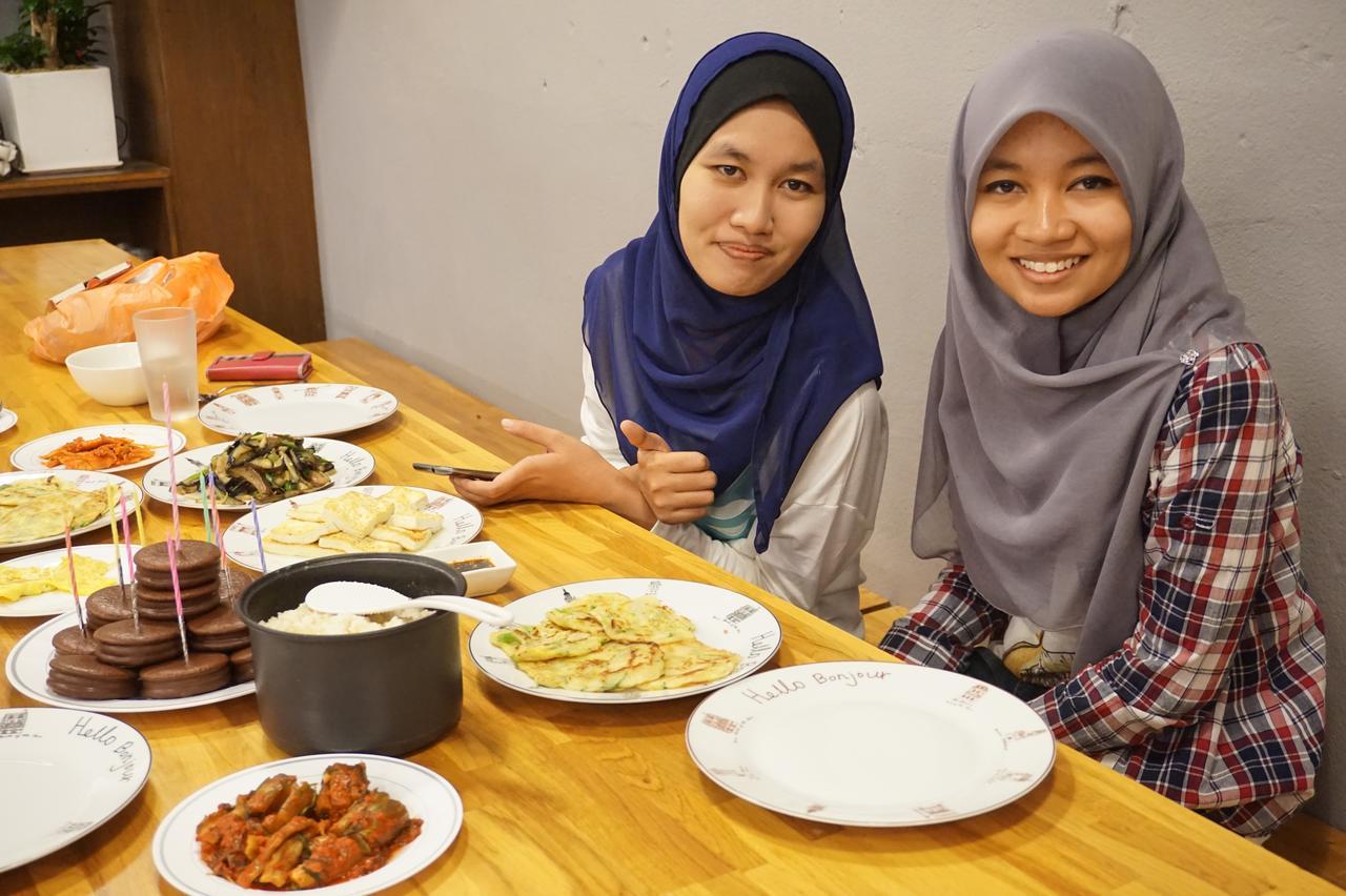 G Guesthouse Itaewon In Seoul Bagian luar foto