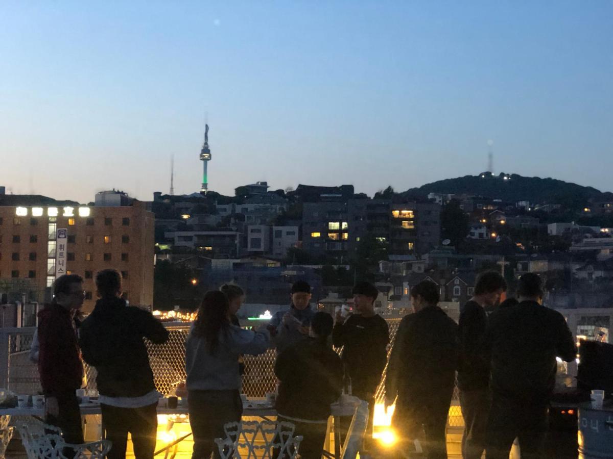 G Guesthouse Itaewon In Seoul Bagian luar foto